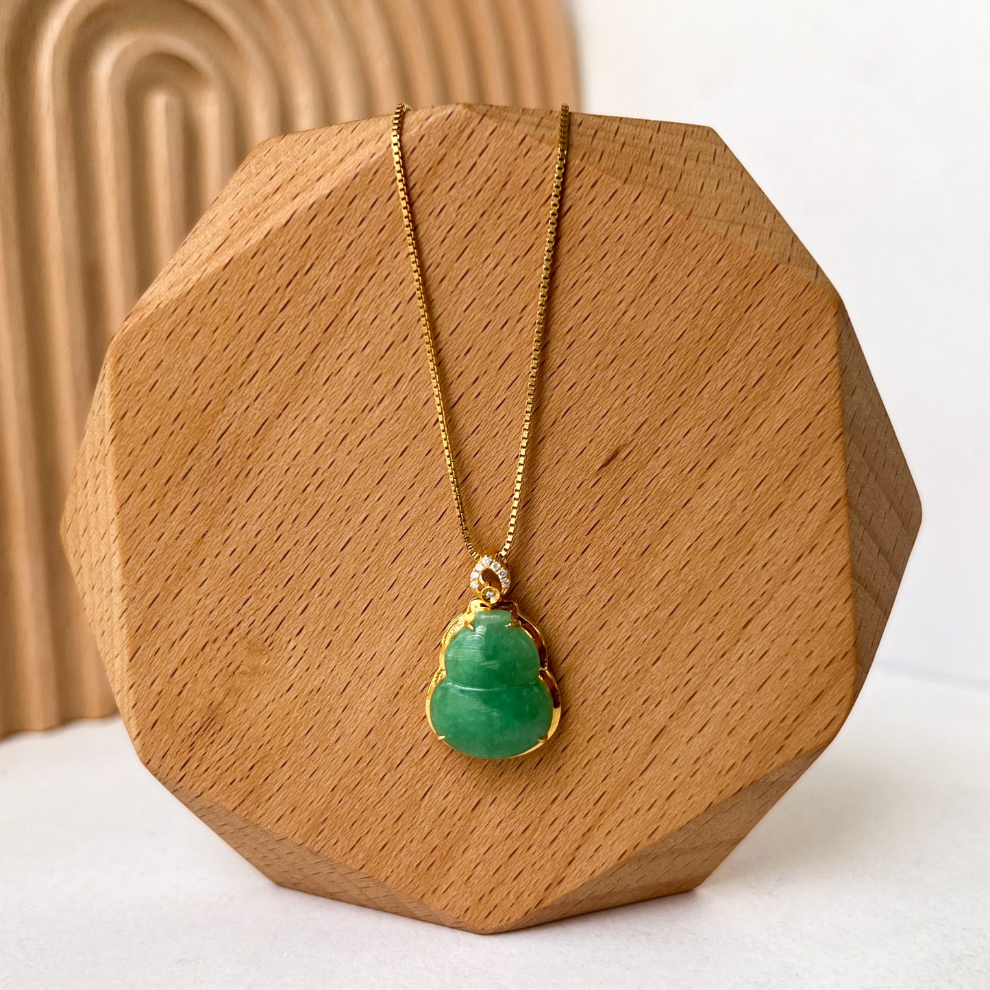 Lucky Jade Gourd Pendant, Jadeite Jade with 18K Gold, 葫芦 Calabash Pendant, FSX-0921-KSA32457