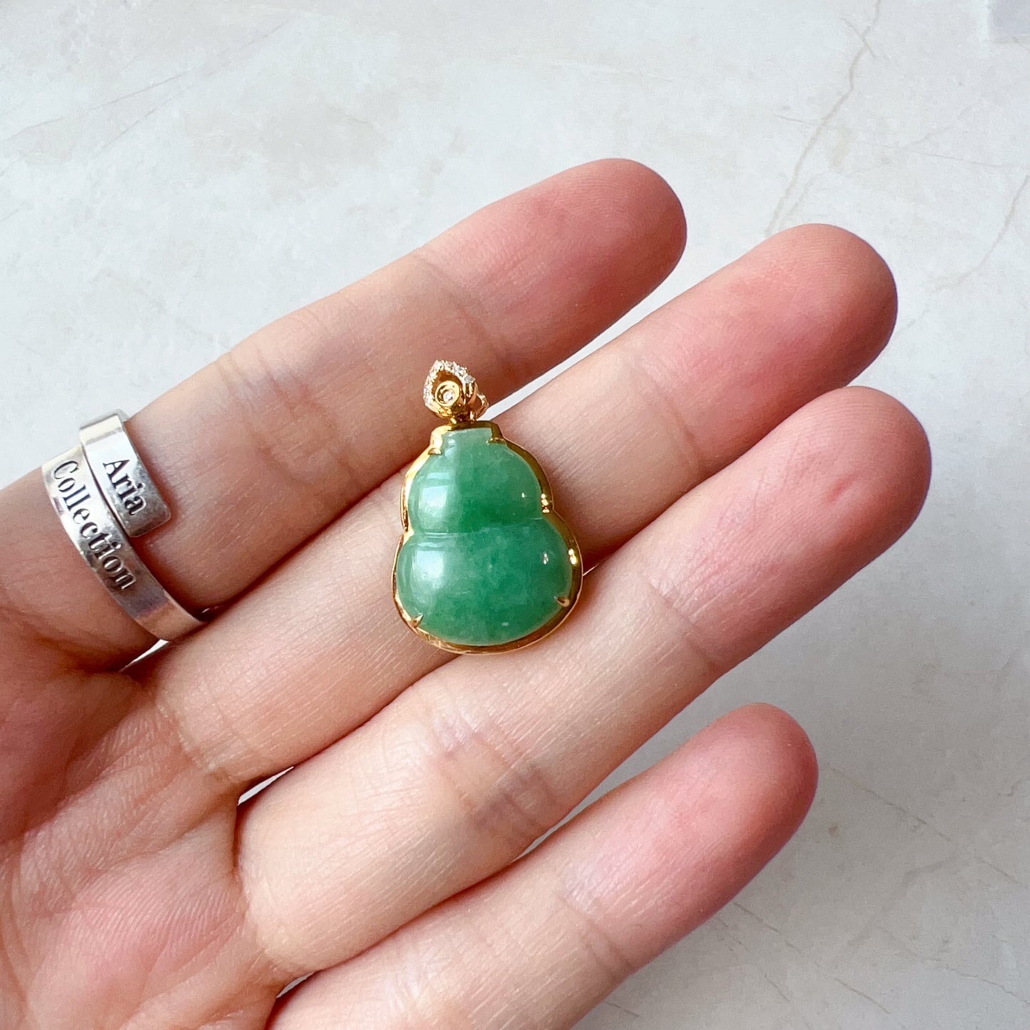 Lucky Jade Gourd Pendant, Jadeite Jade with 18K Gold, 葫芦 Calabash Pendant, FSX-0921-KSA32457