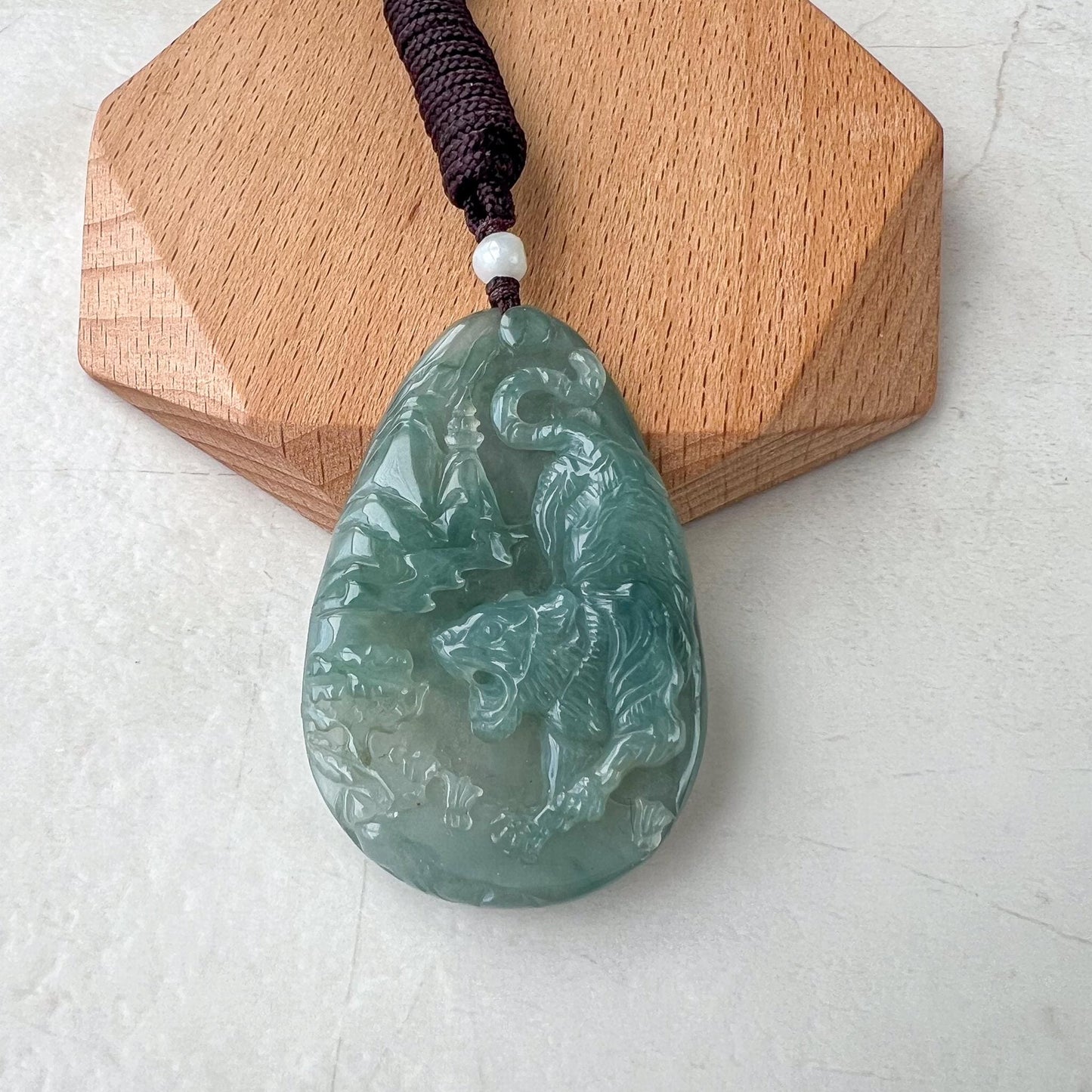 Tiger Roar Jade Pendant, Green Jadeite Jade Pendant, YJ-0422-0389312