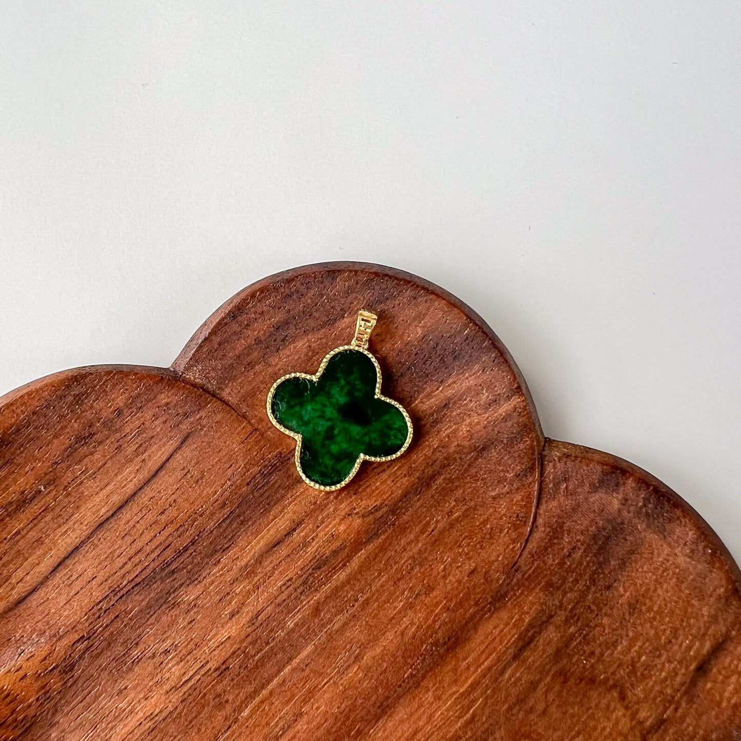Small Green Four Leaf Clover, Jadeite Jade, 18K Gold Frame, Dainty Minimalist Pendant, Hand Carved Necklace, FSX-0921-1749942590