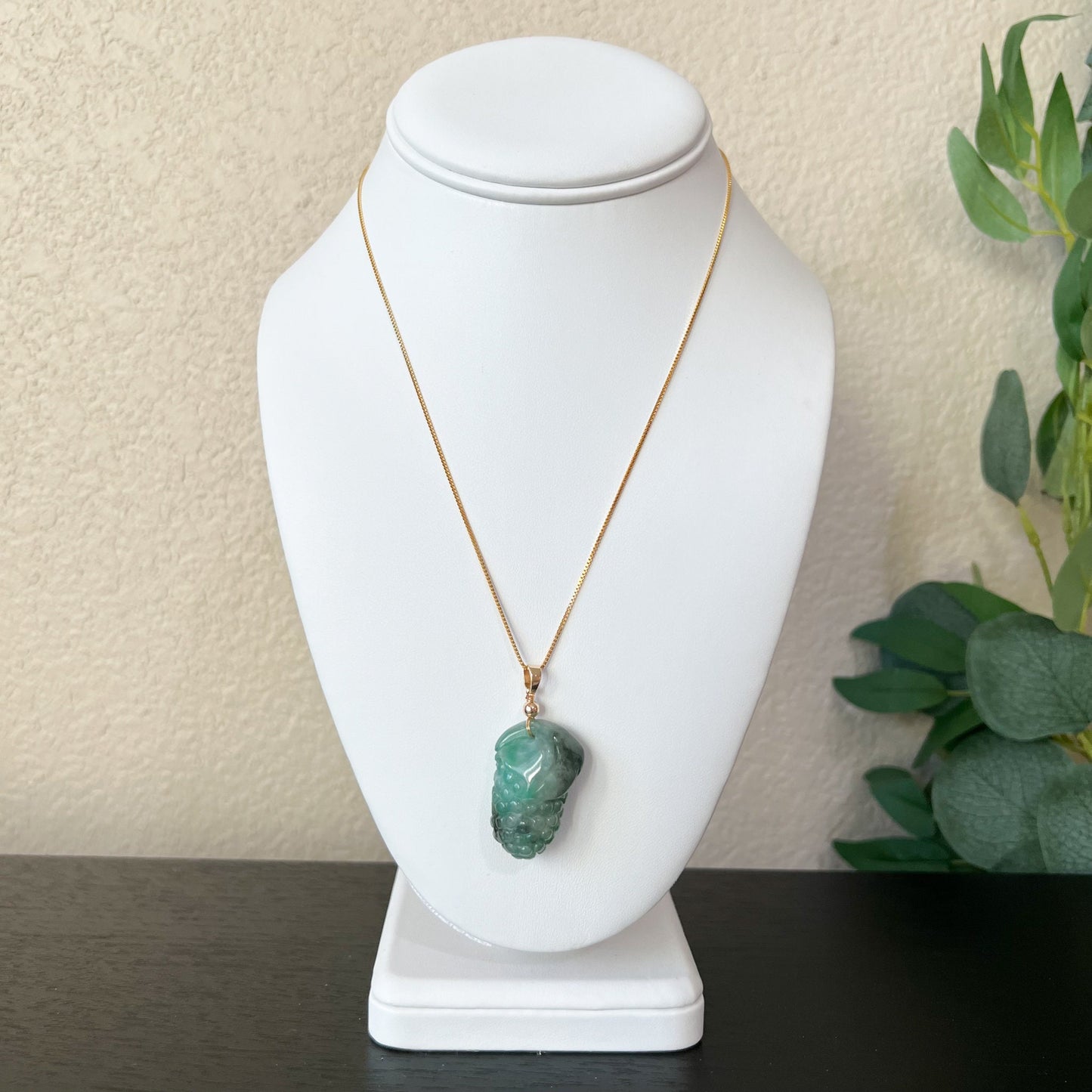 Green Jade Grape, Gold Plated, Jadeite Jade, Hand Carved Pendant Necklace, FCSG-0921-1647035832 - AriaDesignCollection