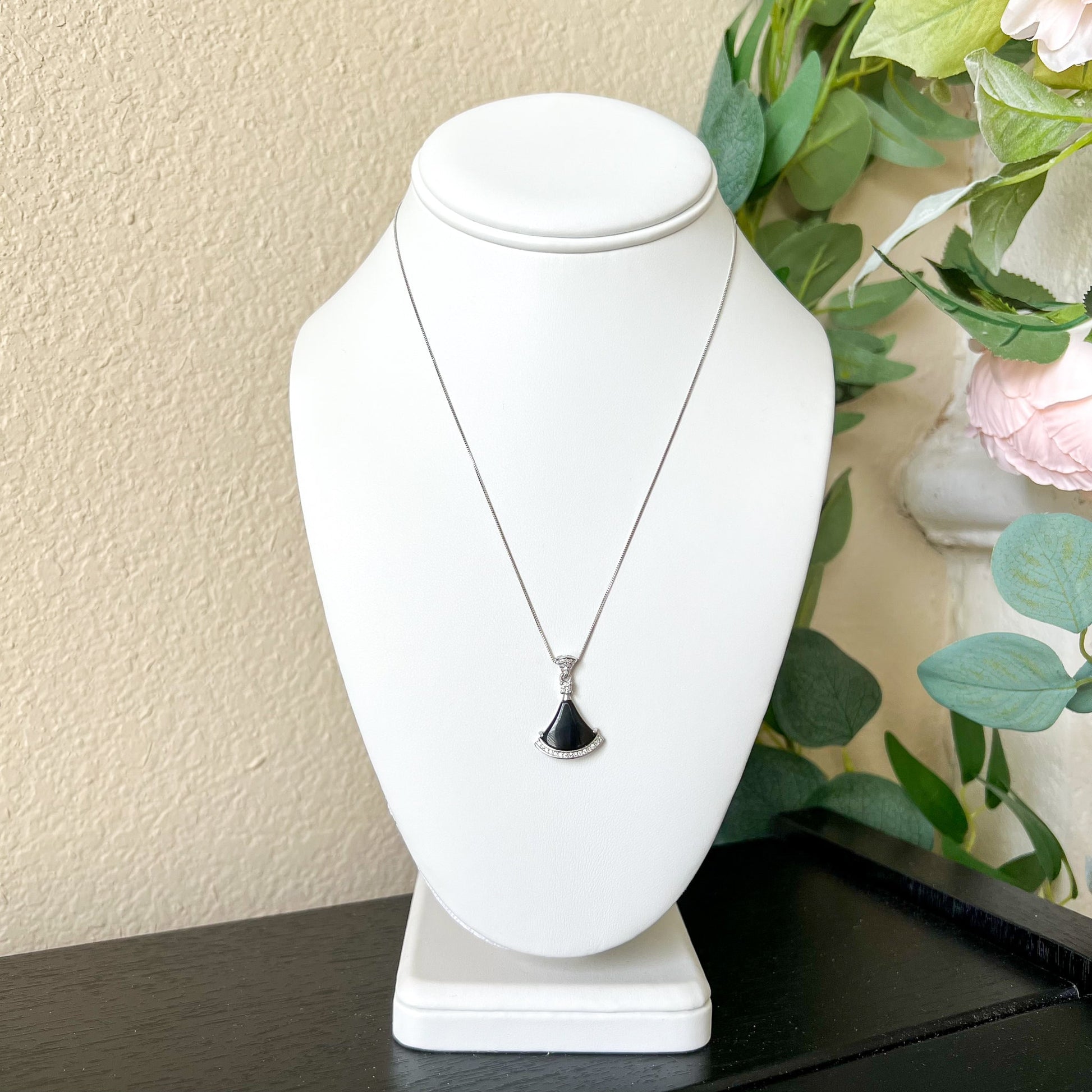 Black Onyx Agate Fan Skirt Sterling Silver Pendant, YS-0622-1668656844 - AriaDesignCollection