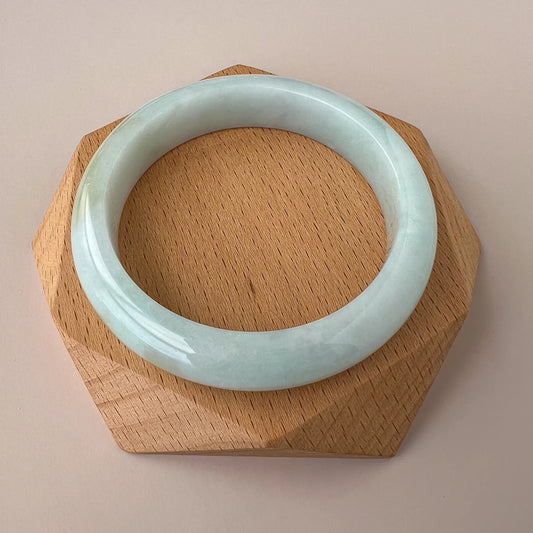Aria Collection smooth light green natural jade bangle with glossy polished finish