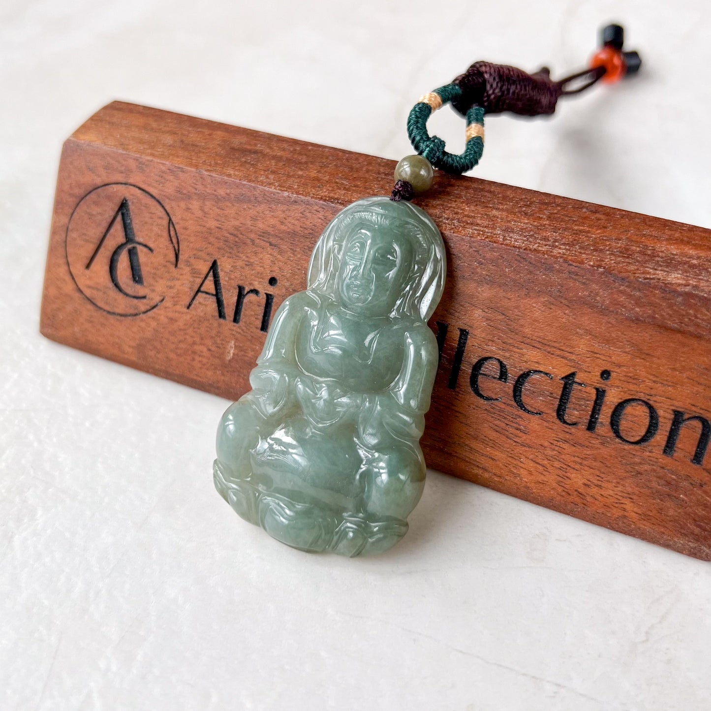 Jadeite Jade Guan Yin Avalokiteshvara Hand Carved Pendant Necklace, YJ-0321-0329835