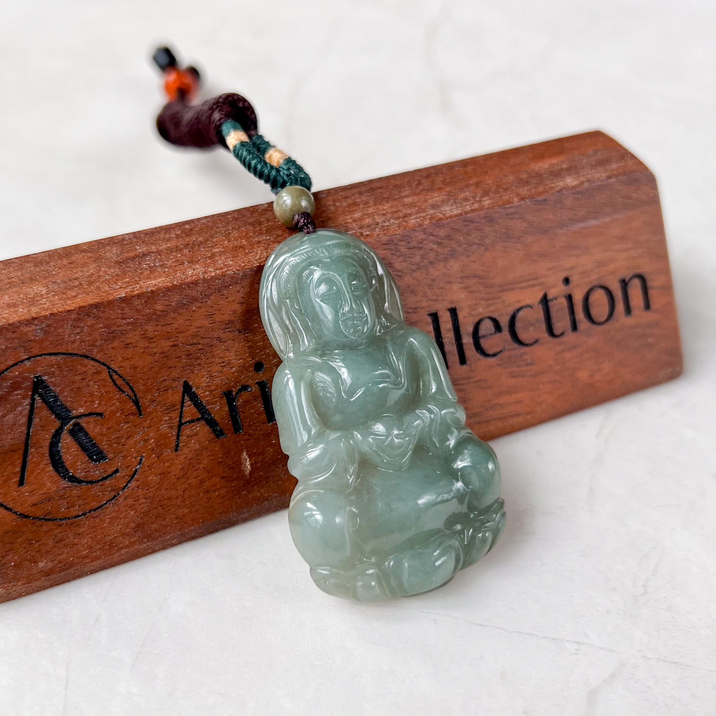 Jadeite Jade Guan Yin Avalokiteshvara Hand Carved Pendant Necklace, YJ-0321-0329835