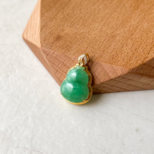 Lucky Jade Gourd Pendant, Jadeite Jade with 18K Gold, 葫芦 Calabash Pendant, FSX-0921-KSA32457