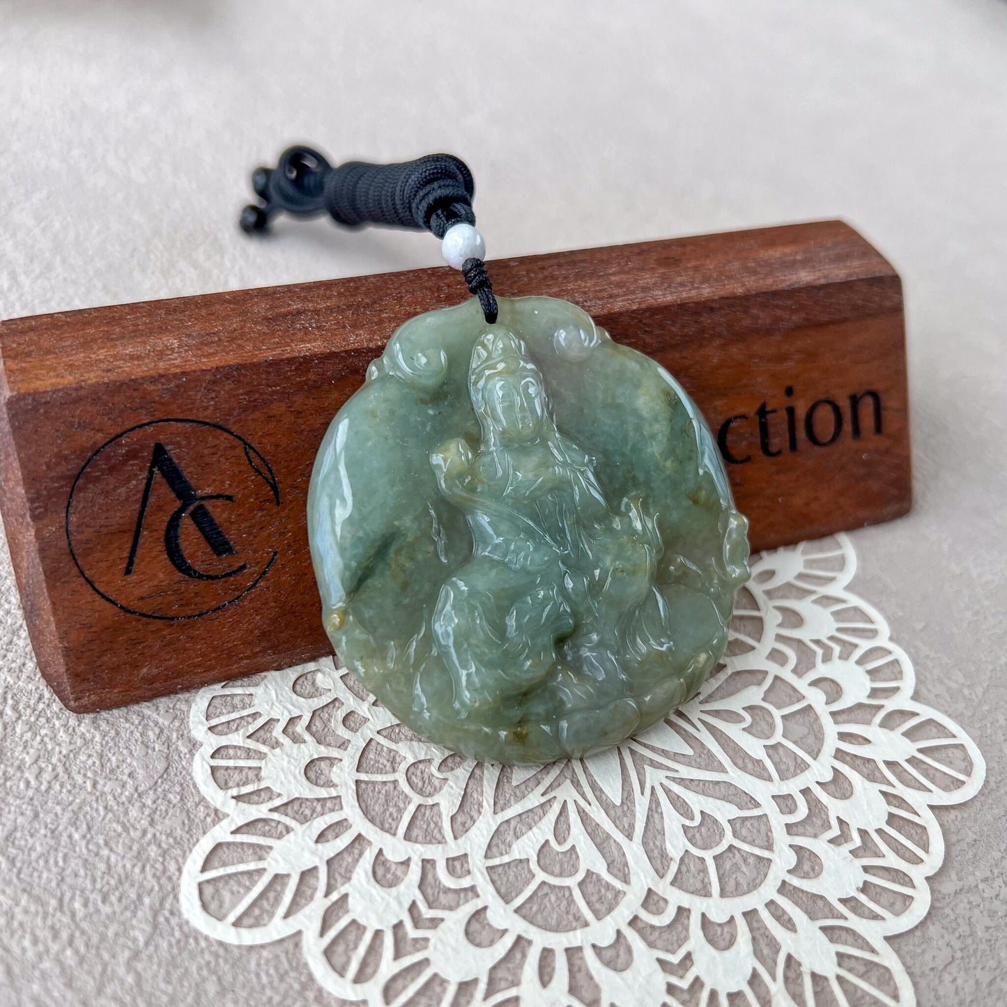 Jadeite Jade Manjushri Wisdom Buddha bodhisattva Wen Shu, Văn Thù Sư Lợi Bồ Tát, 文殊, Carved Pendant Necklace, YJ-0422-0338242