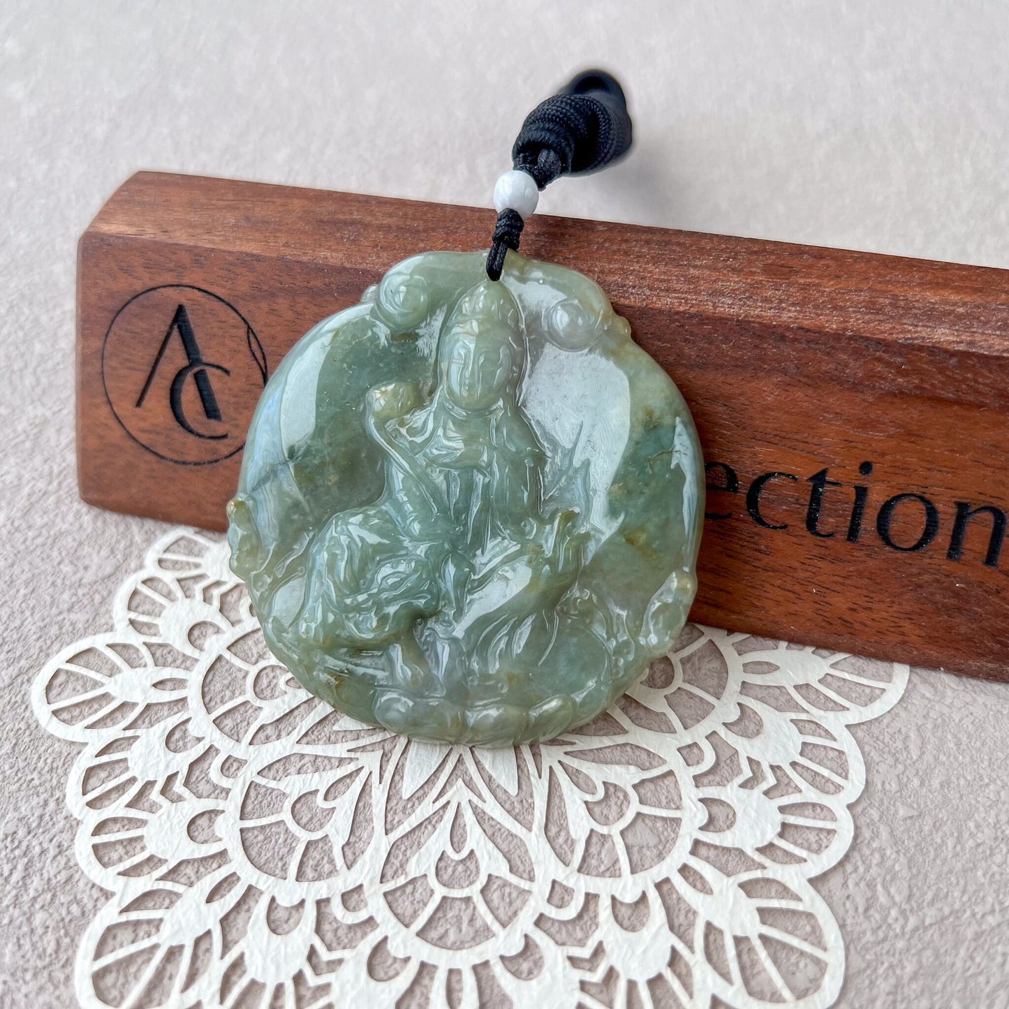 Jadeite Jade Manjushri Wisdom Buddha bodhisattva Wen Shu, Văn Thù Sư Lợi Bồ Tát, 文殊, Carved Pendant Necklace, YJ-0422-0338242