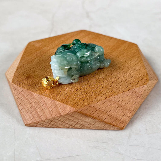 Lucky Pi Xiu Toad Jade Pendant with 18k Gold Bail, 貔貅, 三脚金蟾, Jadeite Jade Pendant, YGR-0823-1732135416