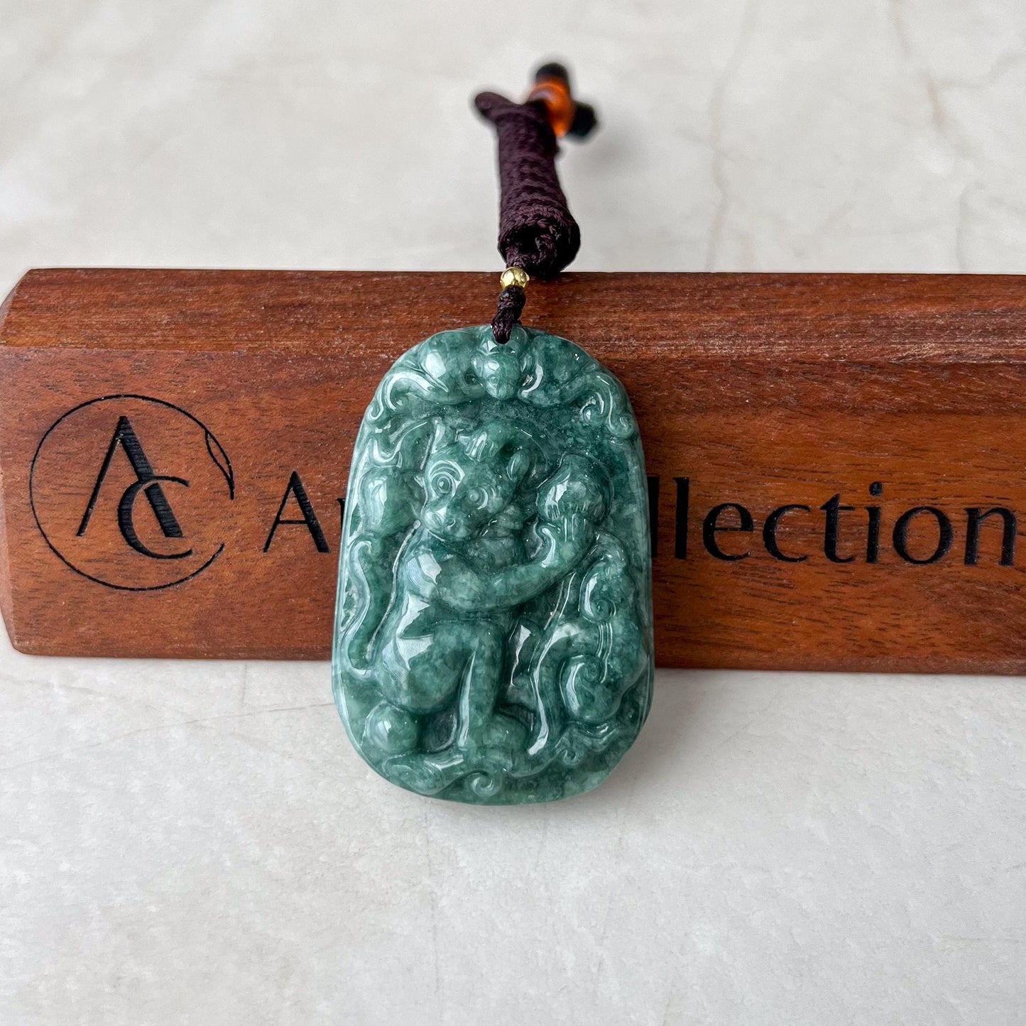 Green Jade Monkey with Peach, Jadeite Jade Carved Pendant Necklace, YJ-0422-0361891