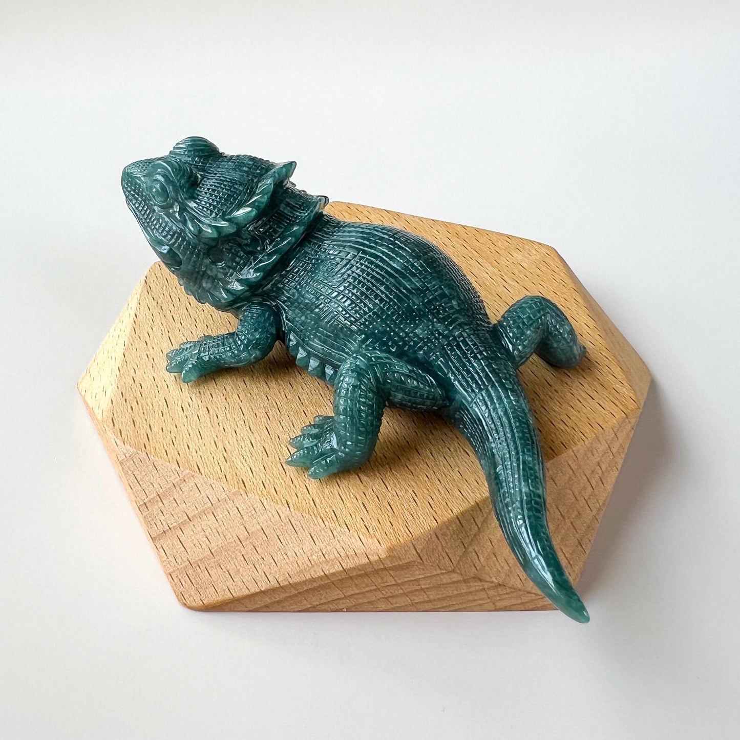 Lizard Jade Figurine, Feng Shui Hand-Carved Green Jade Statue, Home & Office Display Decoration, WMC-1224-1757129898