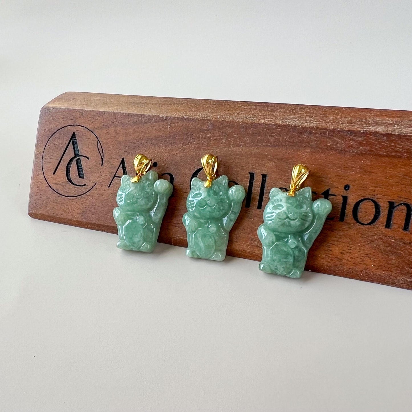 Jadeite Jade Fortune Money Cat 18K Gold Bail, Maneki-neko, Maneki Cat, Green Jade Pendant, FIN-0424-1760737803