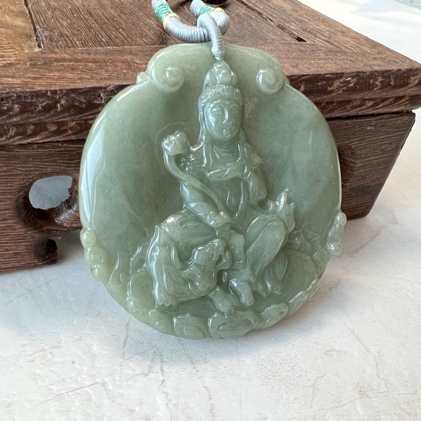Jadeite Jade Guan Yin Avalokiteshvara Hand Carved Pendant Necklace, YJ-1221-0279050 - AriaDesignCollection