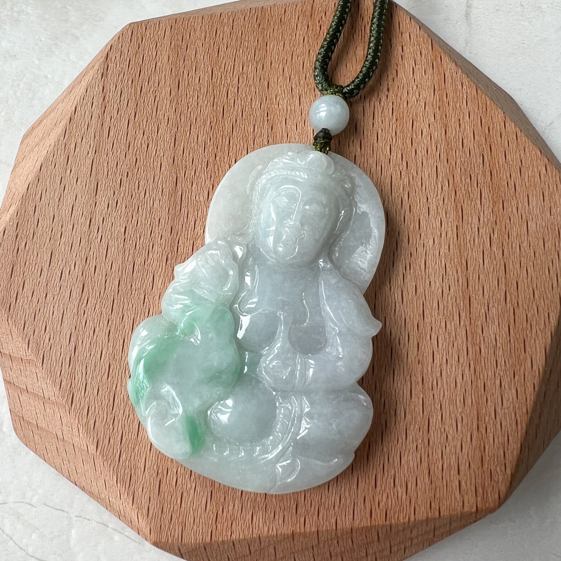 Jadeite Jade Guan Yin Avalokiteshvara, Quan Am, 观音, Hand Carved Pendant Necklace, YW-0110-1652569917 - AriaDesignCollection