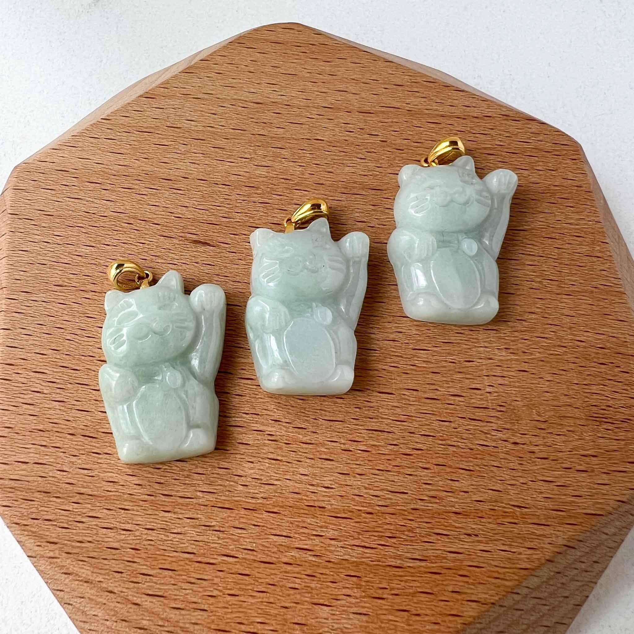 Jadeite Jade Fortune Money Cat 18K Gold Bail Maneki neko Maneki