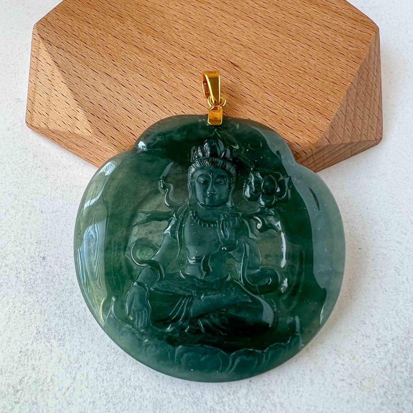 Jadeite Jade Mahasthamaprapta Buddha, Da Shi Zhi, Đại Thế Chí Bồ tát, 大势至菩萨, 18K Solid Gold Hand Carved Pendant, FCGZ-0422-0028193